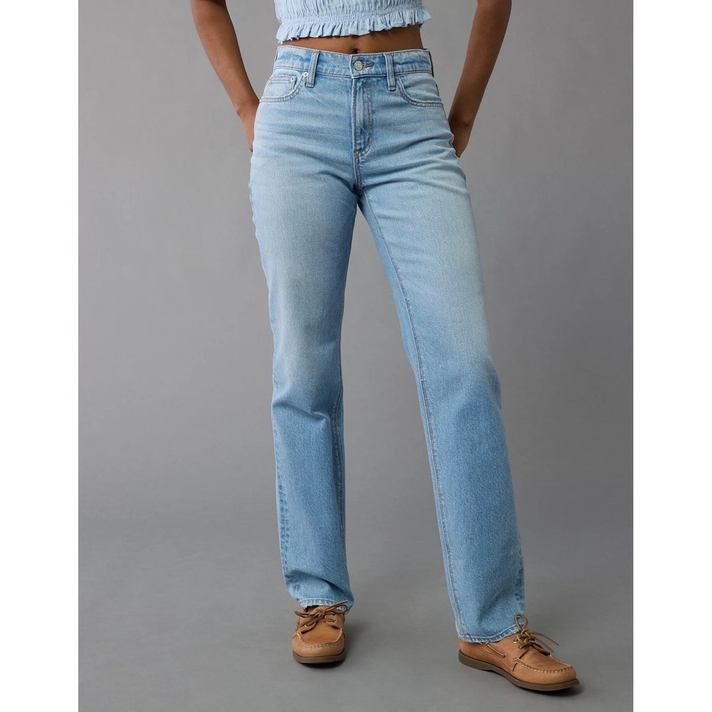American Eagle women jeans Stretch Super High rise Straight Light Wash Size 18 R